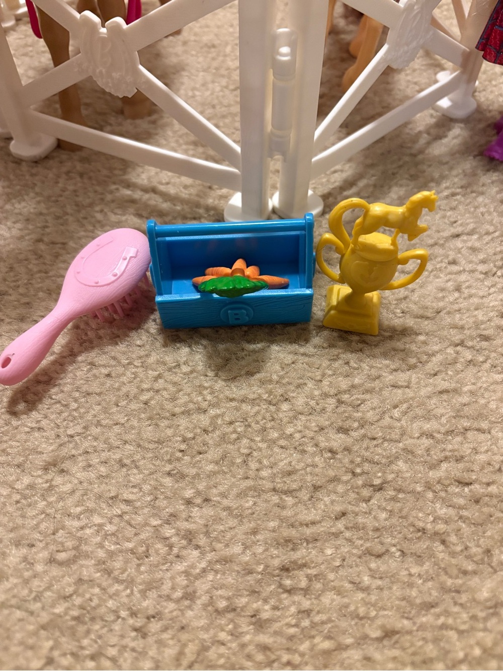 Barbie & Chelsea Dolls Horse Play set & Accessories - Picture 2 of 7
